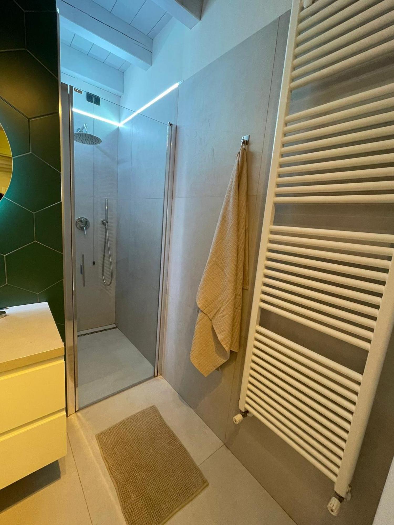 Amelie Apartment Дезенцано-дель-Гарда Экстерьер фото